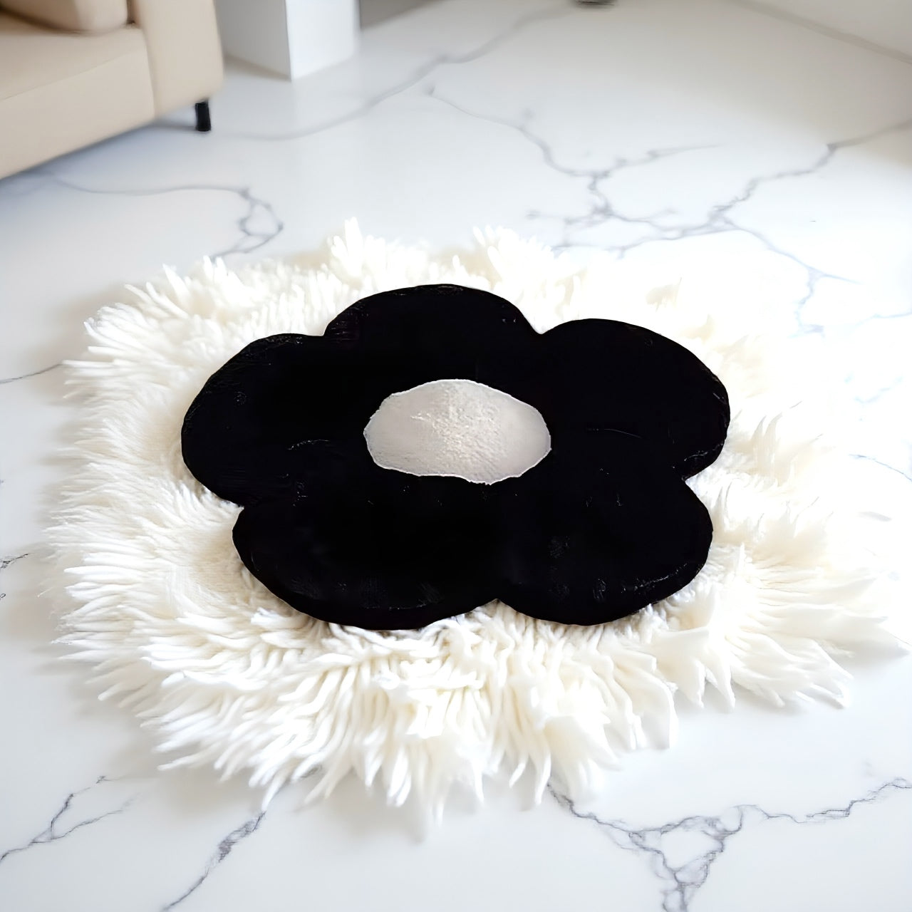 フラワークッション flower cushion| 北欧・韓国・海外インテリアを引き締める、モノクロアクセントクッション【VELLRINA】